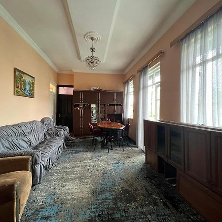 Medea'S Guest House باتومي المظهر الخارجي الصورة