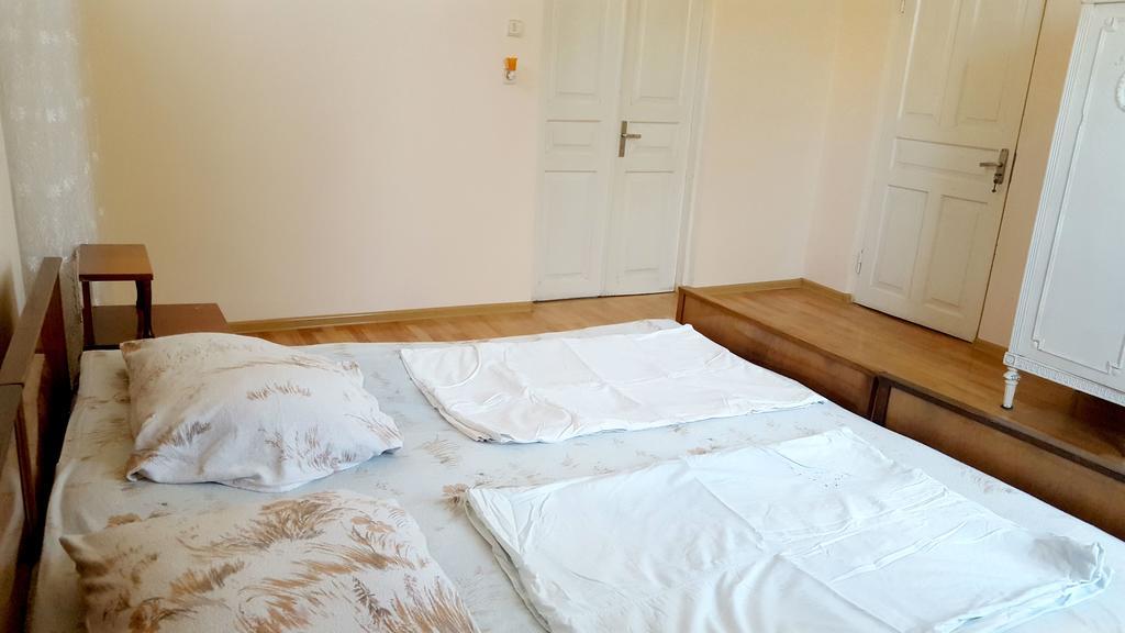 Medea'S Guest House باتومي المظهر الخارجي الصورة